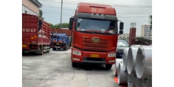 2021年9月4日風(fēng)管裝車發(fā)貨，謀生很辛苦，熱愛就不一樣了！